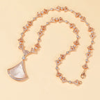 Champagne Plated Finish Fan-Shaped Decorative Necklace for Neutral High-End Fashion Wedding Banquets Parties