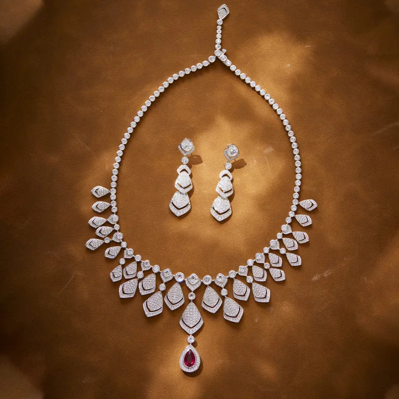 New Fashion Simple Elegant Brass Necklace for Women Trendy Pink Zirconia for Parties and Weddings