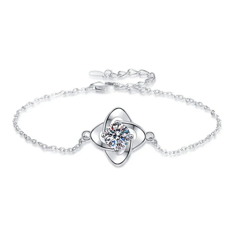 925 Sterling Silver Lucky Clover Niche Design Bracelet Simple Korean Version 1 Carat Moissanite Fine Craftsmanship Texture