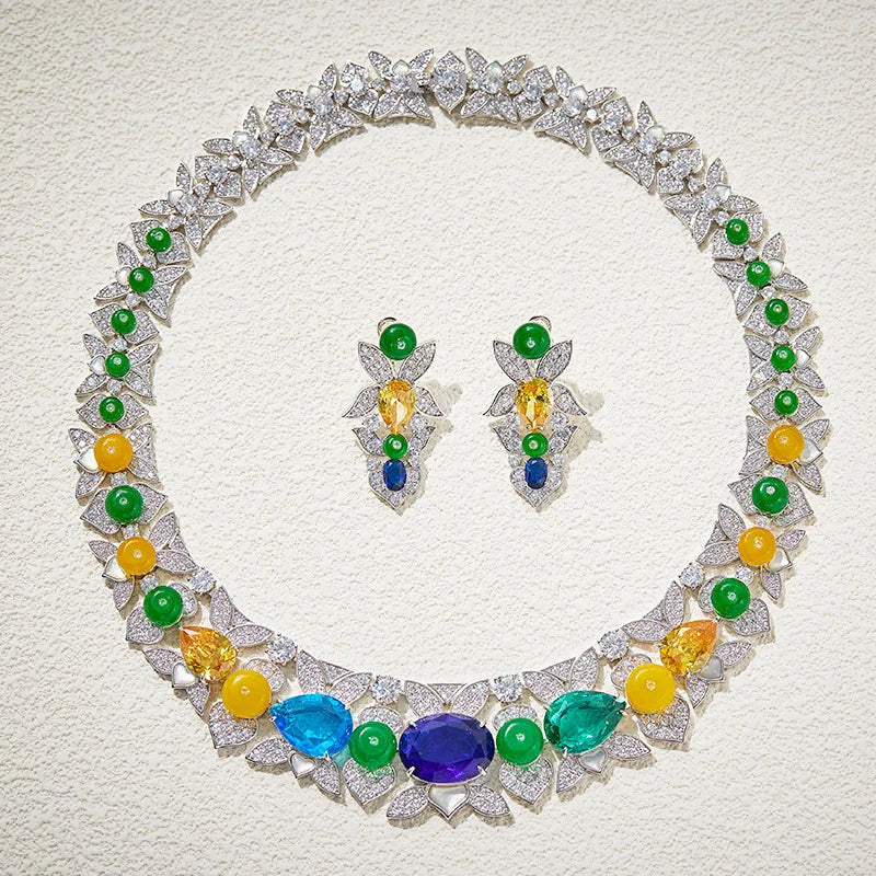 Flower Necklace for Women Hand-Inlaid with High-End Colored Zircon Stylish Evening Wear Chain for Weddings and Gifts