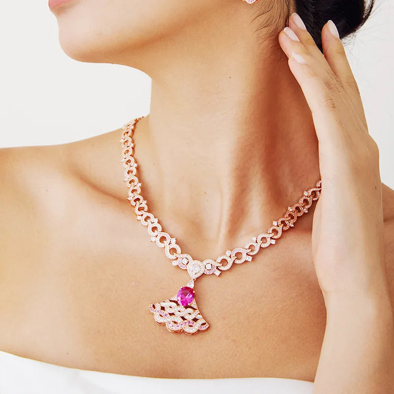 Champagne Plated Pink Fan Pendant Necklace Exquisite Fashionable Necklace for Wedding Party Charming Bride Girlfriend Gift