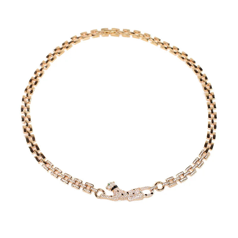 High-End 18K Gold-Plated Wild Cheetah Pendant Necklace Exquisite Couple Short Chain with Simple Fashionable Design