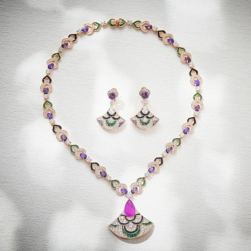 Fashionable Women's Zircon-Inlaid Brass Necklace with Zircon Fan-Shaped Pendant Champagne Gold for Wedding Anniversary Gift