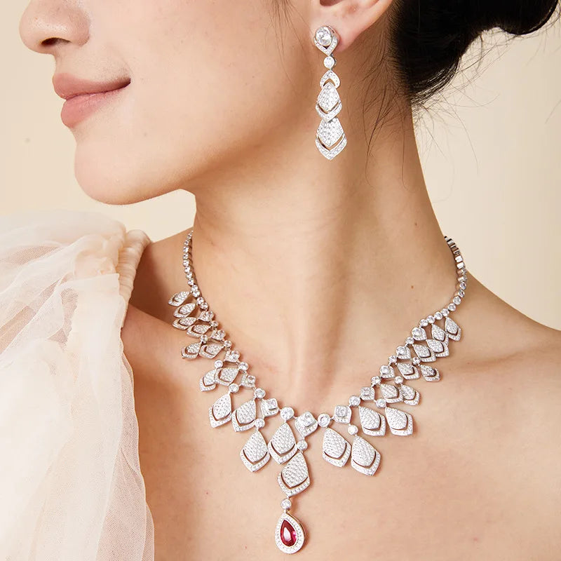 New Fashion Simple Elegant Brass Necklace for Women Trendy Pink Zirconia for Parties and Weddings