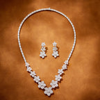 Women's High-End Rhodium-Plated Zircon Floral Necklace Elegant Evening Dress Collarbone Chain Fine Pendant Necklaces