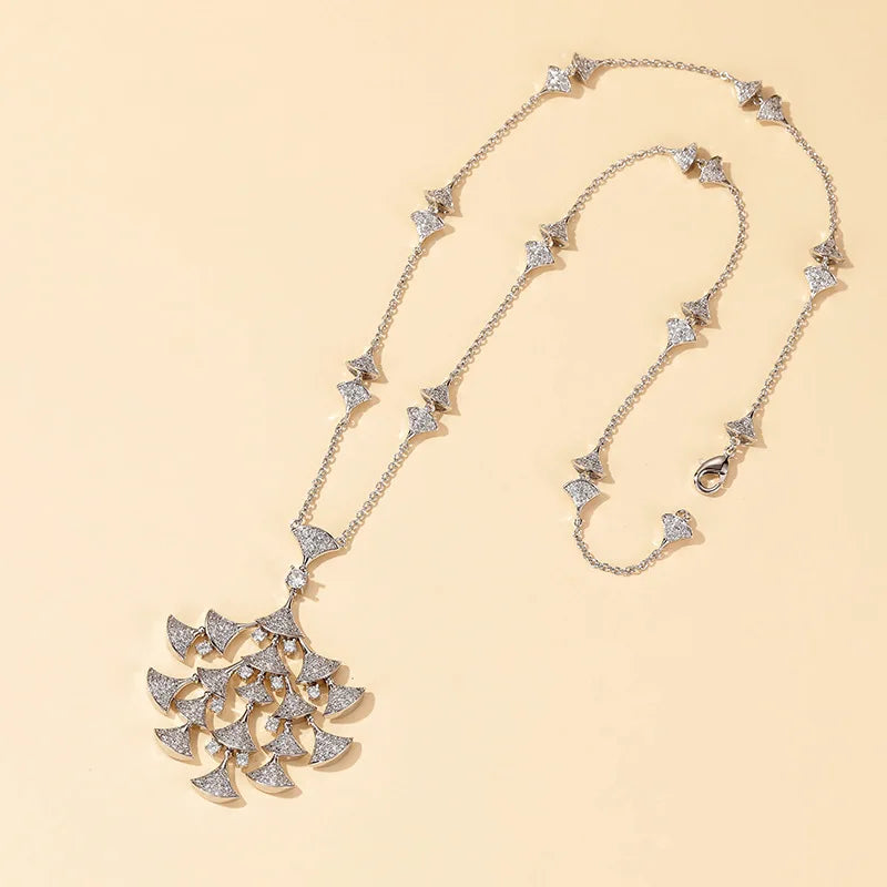 High Quality Full Diamond Sweater Chain Fan Shaped Brass Necklace with Zircon for Weddings in Europe and America
