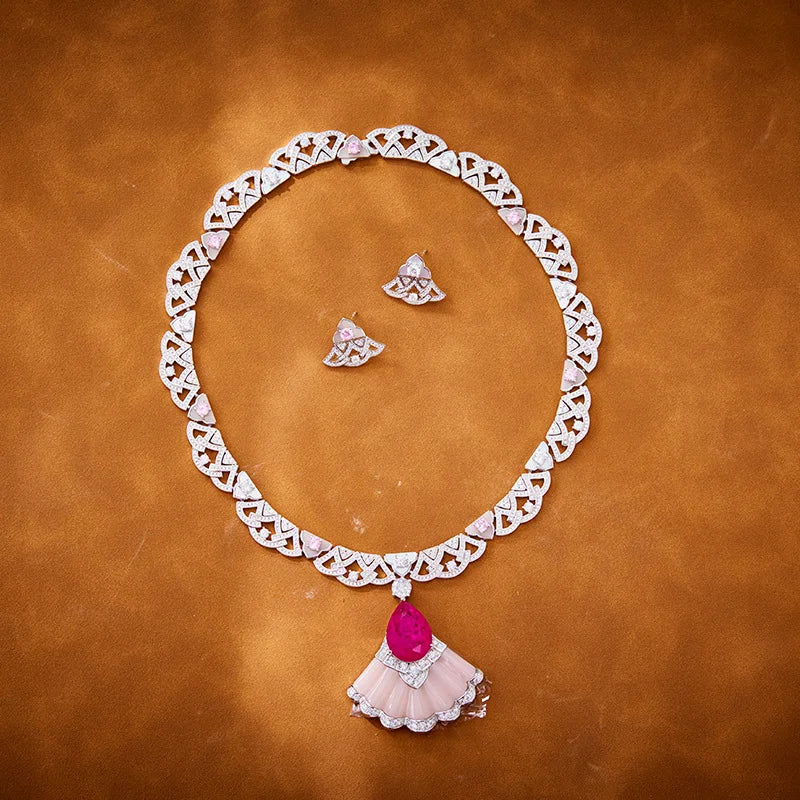 Fan Necklace Champange-plated pink White Zircon High-end Women's Fan Shaped Evening Dress Necklace Princess Dress Chain